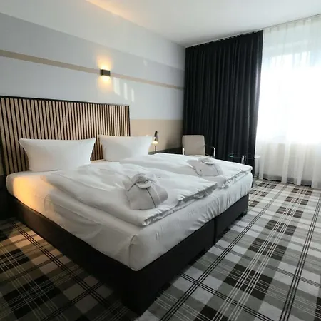 Median Hannover 4* ليرته