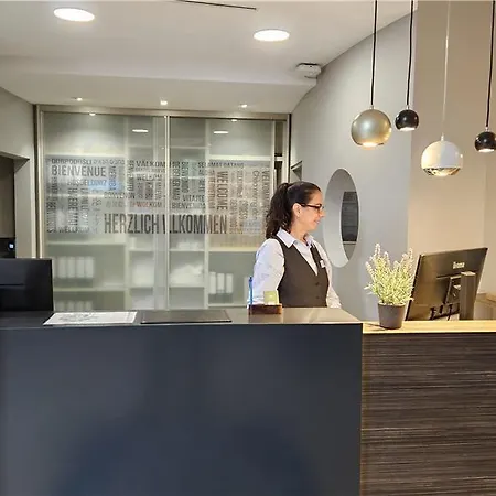 Median Hannover 4* ليرته