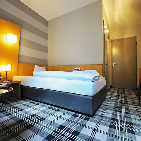 Median Hannover 4* ليرته