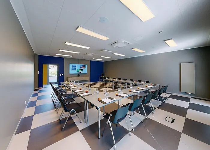 Отель Median Hannover Лерте